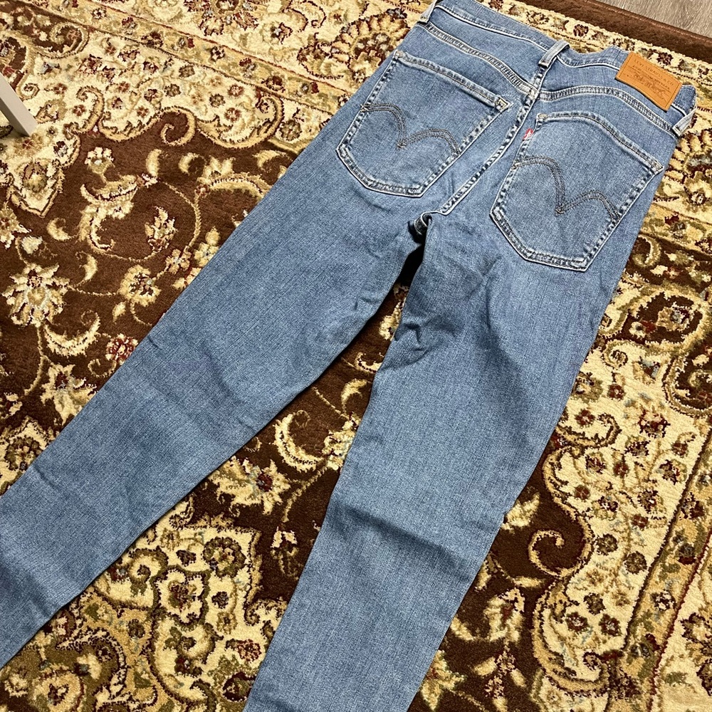 Levi's Women's High Rise Light Blue Jeans